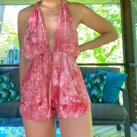 Red Marble Halter Romper - Picture 4 of 6